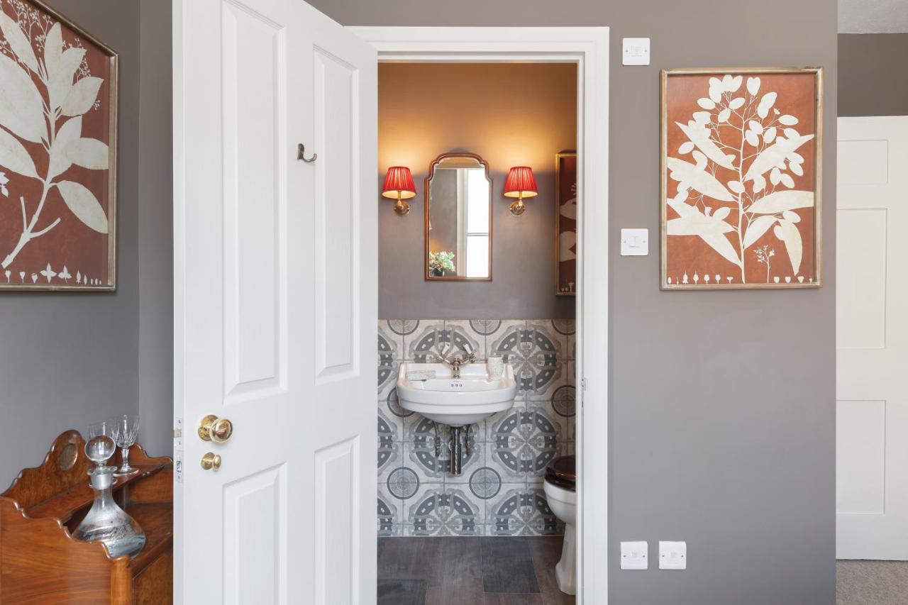 Central Apartment With Private Parking バース エクステリア 写真